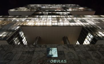Cade cobra explicação da Petrobras sobre defasagem no preço de combustíveis
