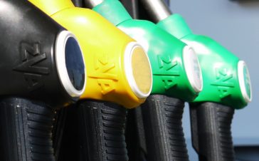 Petrobras eleva gasolina em 12% nas refinarias; mantém valor do diesel